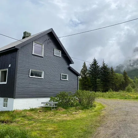 Feriehus, Lyngvaer *